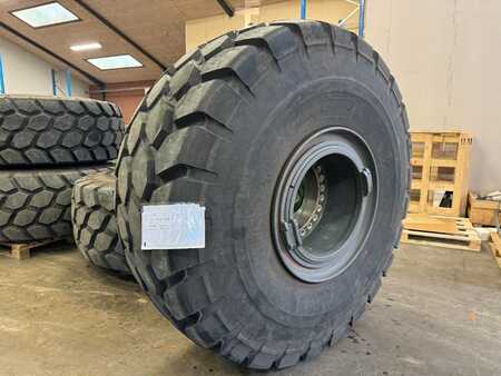 Ostatní 0 Bridgestone 875/65R29 (1)