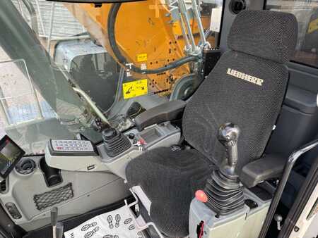 Korečková rýpadla 2020 Liebherr R 926 (15)