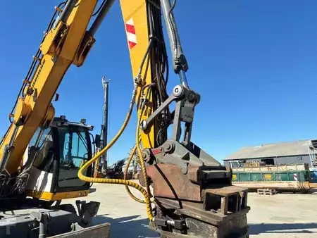 Pelles sur chenilles 2019 Liebherr LH 22 (13)