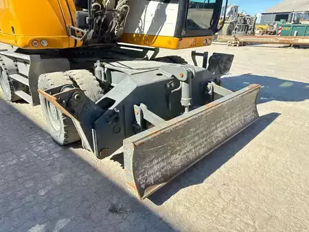 Pelles sur chenilles 2019 Liebherr LH 22 (15)