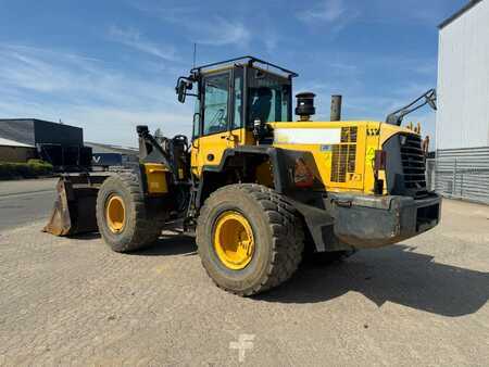 Kolové nakladače 2011 Komatsu WA320PZ-6 (6)