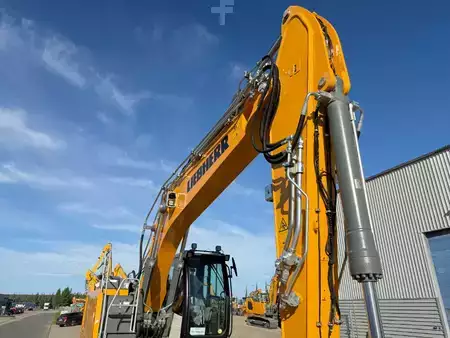 Lánctalpas kotrógép 2026 Liebherr R 924 (10)