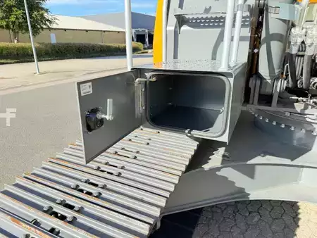 Lánctalpas kotrógép 2026 Liebherr R 924 (8)