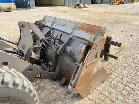 Radlader 2013 Volvo L 25 F (10)