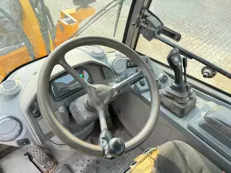 Radlader 2013 Volvo L 25 F (8)