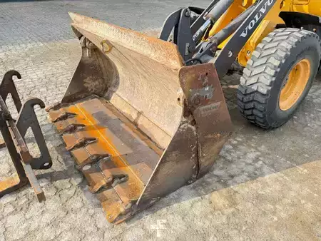 Radlader 2013 Volvo L 25 F (9)