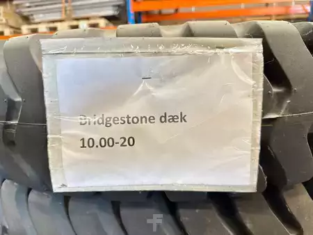 Övrigt 0 Mitas 10.00-22 (4)