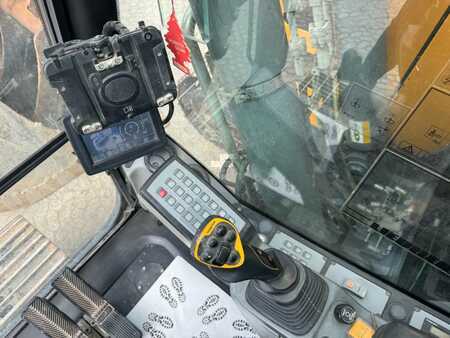 Koparki gąsienicowe 2016 Liebherr R926 Compact (10)