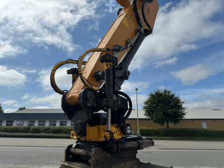 Koparki gąsienicowe 2016 Liebherr R926 Compact (13)