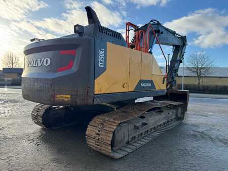 Koparki gąsienicowe 2016 Volvo EC 250 EL (5)