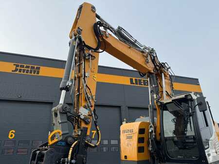 Koparki gąsienicowe 2016 Liebherr R 926 Compact Litronic (8)