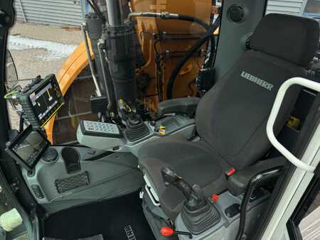 Pelles sur chenilles 2022 Liebherr R 920 (13)