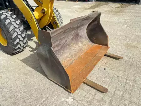 Kolové nakladače 2015 Komatsu WA 70-7 (13)