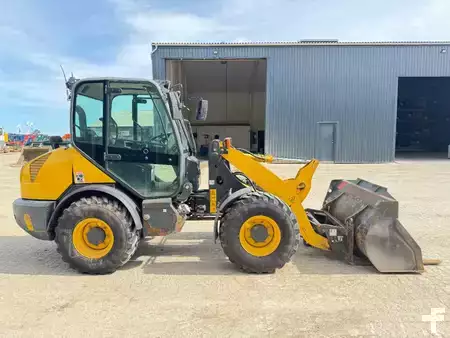 Kolové nakladače 2015 Komatsu WA 70-7 (4)
