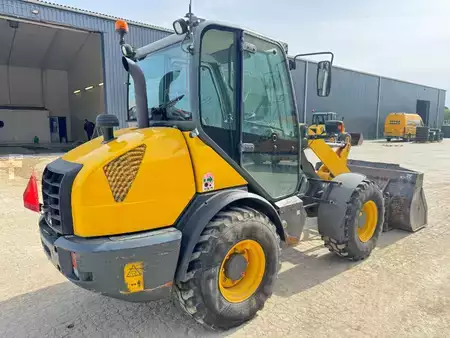 Kolové nakladače 2015 Komatsu WA 70-7 (5)
