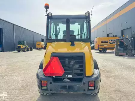 Kolové nakladače 2015 Komatsu WA 70-7 (6)