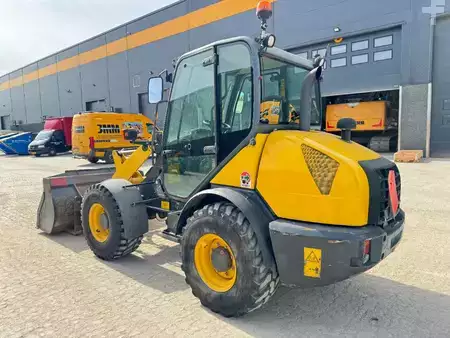 Kolové nakladače 2015 Komatsu WA 70-7 (7)