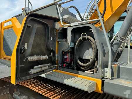 Korečková rýpadla 2020 Liebherr R926 (20)