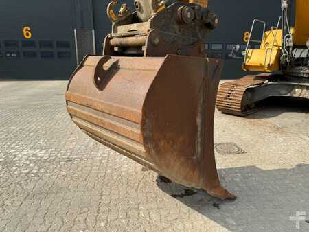 Escavadora de rastos 2016 Liebherr R946 LC (13)