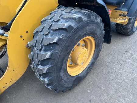 Kompakt lastare 2017 Caterpillar 906 (10)