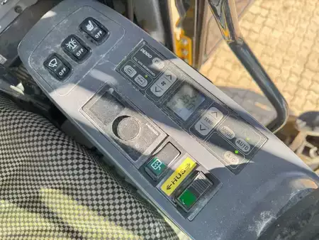 Mobil grävmaskin 2012 Komatsu PW 200-7 (11)