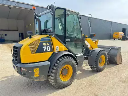 Kolové nakladače 2016 Komatsu WA70-7 (5)
