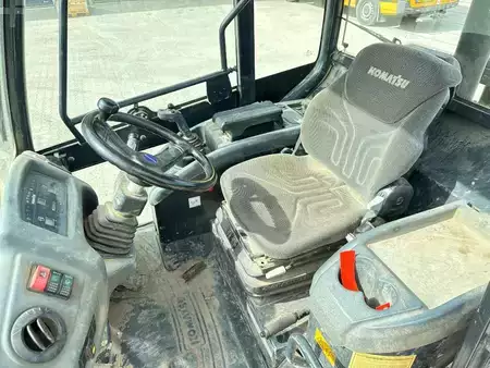 Kolové nakladače 2016 Komatsu WA70-7 (9)