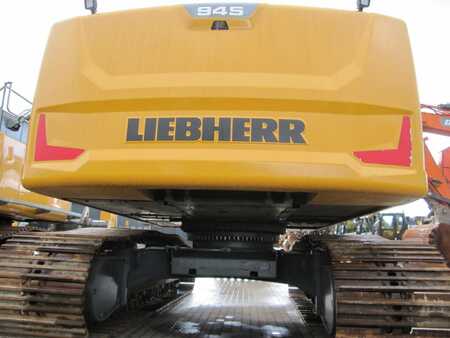 Liebherr R945