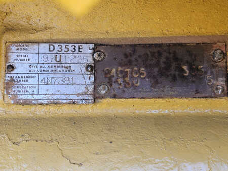 Pipelaying chenille  1976 Caterpillar 594H (18)