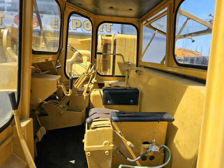 Pipelaying chenille  1976 Caterpillar 594H (20)