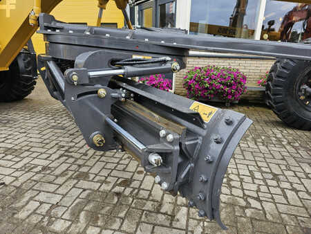Grejdry 2024 XCMG GR165 (15)