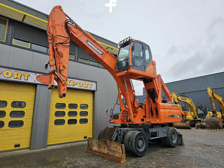 Doosan DX210W