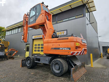 Doosan DX210W