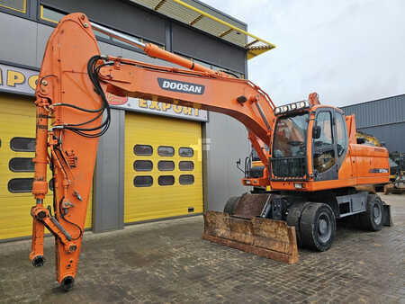 Doosan DX210W