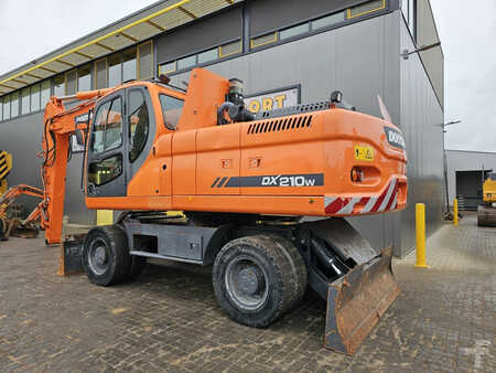 Doosan DX210W