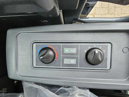Mini pelle 2025 Hyundai HX60PRO (13)