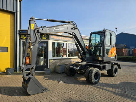 Mobilní bagry 2024 DEVELON DX60WN ECO-1 (2)
