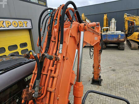 Mobil grävmaskin 2004 Hitachi ZX160W (11)