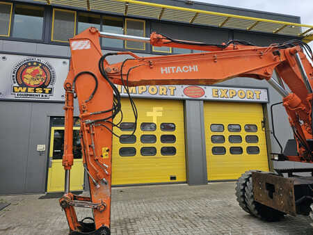 Mobil grävmaskin 2004 Hitachi ZX160W (13)