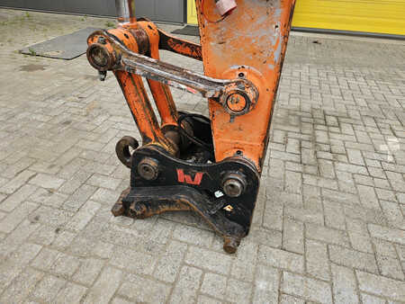 Mobil grävmaskin 2004 Hitachi ZX160W (14)
