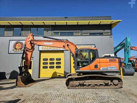 Korečková rýpadla 2012 Doosan DX180LC (1)