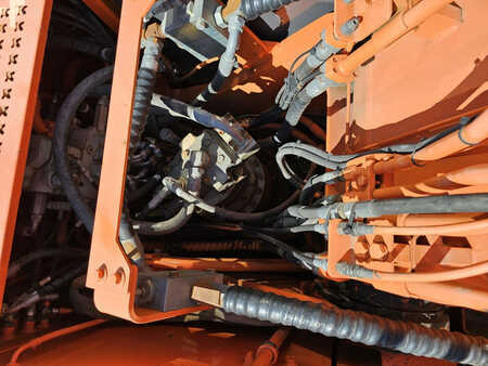 Korečková rýpadla 2012 Doosan DX180LC (9)