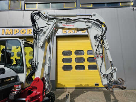 Bæltegraver 2021 Takeuchi TB370 (13)