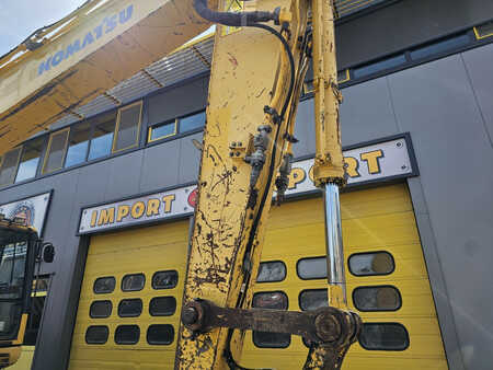 Koparki gąsienicowe 2011 Komatsu PC210LC-8 (11)