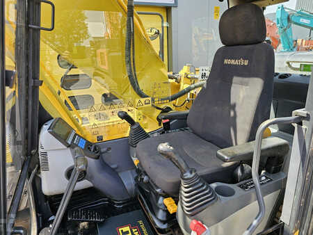 Koparki gąsienicowe 2011 Komatsu PC210LC-8 (18)