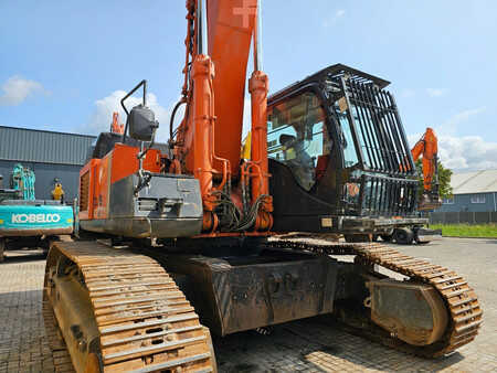 Raupendumper 2011 Hitachi ZX470LCH-3 High Reach Demolition Excavator (16)