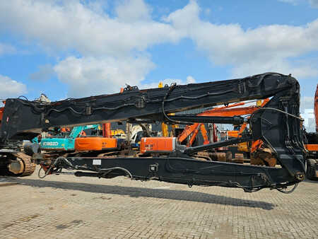 Raupendumper 2011 Hitachi ZX470LCH-3 High Reach Demolition Excavator (31)