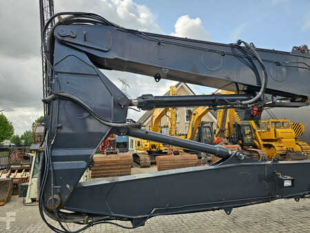 Raupendumper 2011 Hitachi ZX470LCH-3 High Reach Demolition Excavator (37)