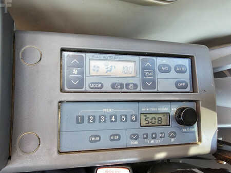 Koparki gąsienicowe 2007 Hitachi ZX180LC-3 (22)