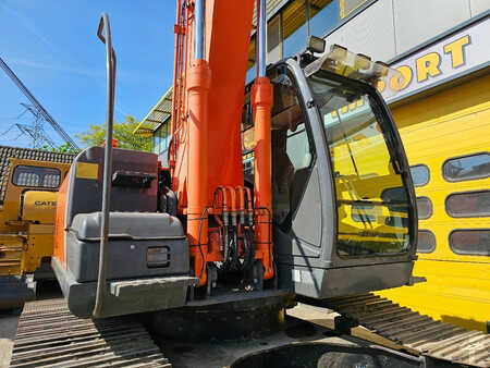 Koparki gąsienicowe 2007 Hitachi ZX180LC-3 (8)